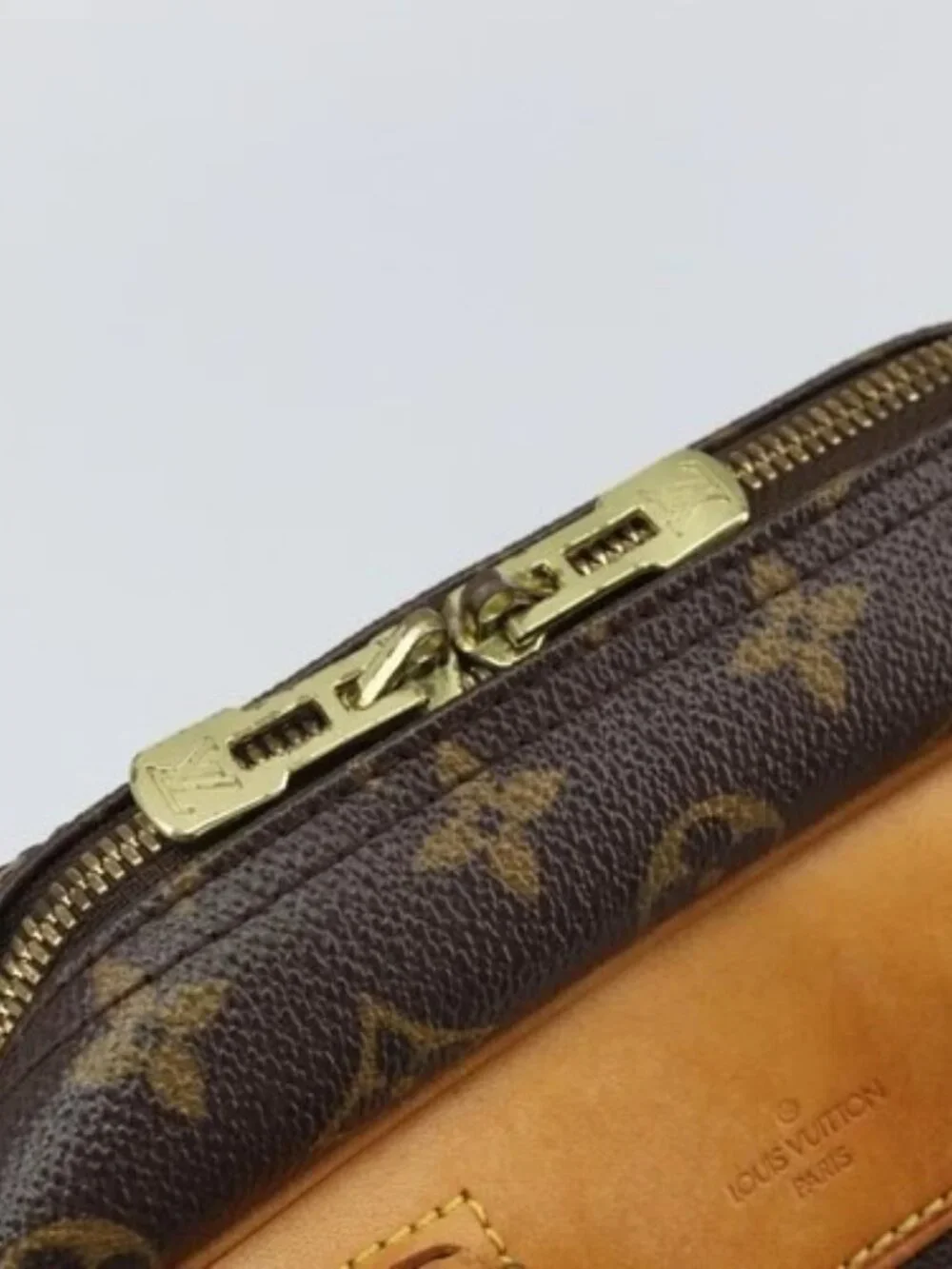 LOUIS VUITTON Monogram Deauville Hand Bag